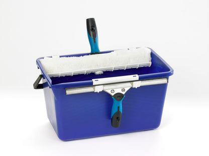 PRO Bucket 18L with Sieve and hooks